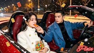 Elle pleure, trahie. Son ex-camarade (PDG), amoureux secret depuis 10 ans, la voit : sa chance !