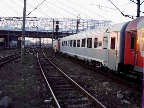 Locomotiva 41-0004-6 plecand cu un IR din Gara de Nord by AdySoft