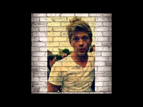 Payphone - Maroon 5 (GMD3 Cover)