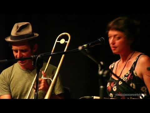 Short Dress Gal -Tuba Skinny