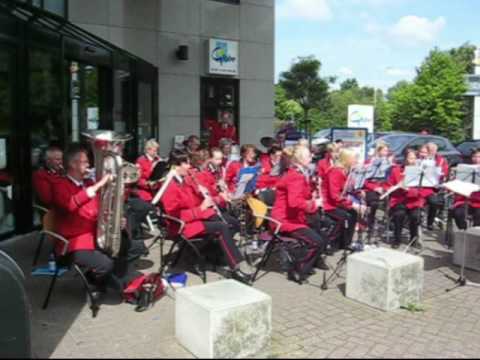 Harmonie van Crescendo Hillegom met El Cumba Chero