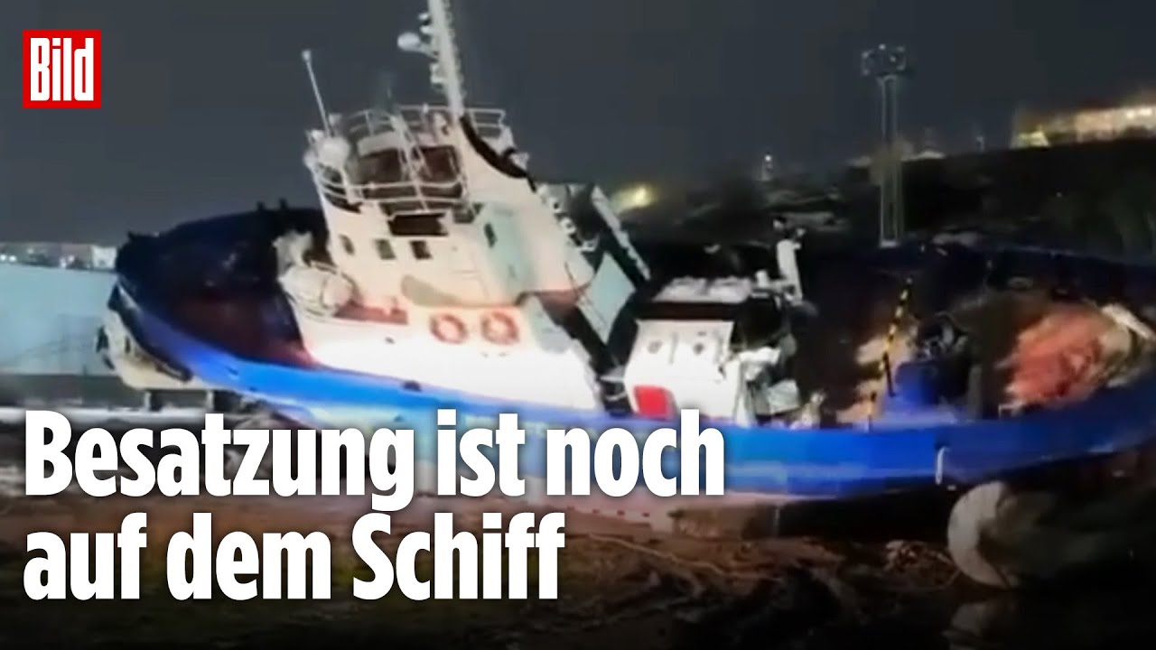 Panne in Russland: Schiff der Küstenwache kippt im Hafen von Kamtschatka um