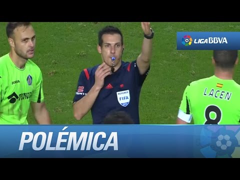 Polémica: El árbitro pita el final del partido en una contra del Getafe CF