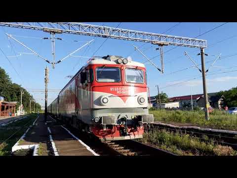 Trenul IR 1753 București Nord GR.A-Suceava Nord paraseste Gara Dolhasca