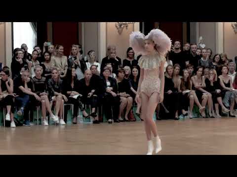 Zuzana Kubickova Couture 2019