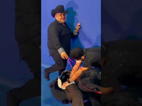 Tremendo CABALLO me cargo 🔥 #chuylizarraga #caballos #mujeres