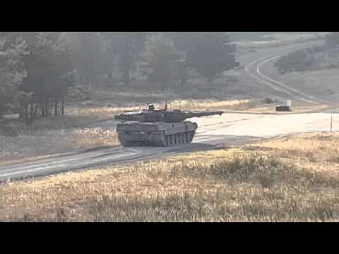 Tank Leopard 2 in action - shoot and speed