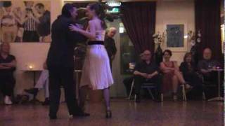 ANGEL CORIA Y MARIANNE VAN BERLO "Que Falta Que Me Haces" Miguel Calo