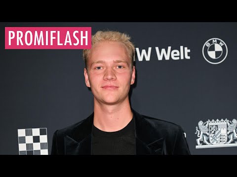 Video Thumbnail: Langfinger: Bruno Alexander klaute vom "Die Discounter"-Set