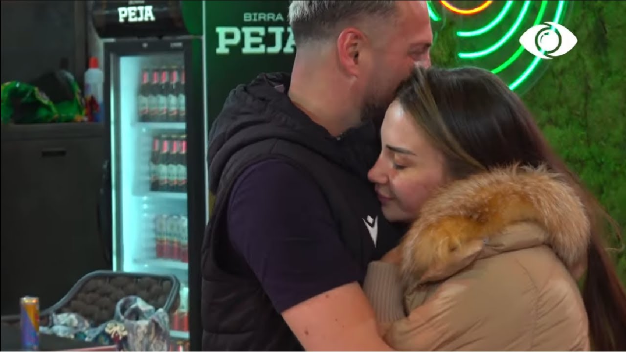 Momente romantike/ Kiara dhe Luizi kërcejnë bashkë