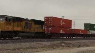 preview picture of video 'Union Pacific intermodal through Banning, CA'