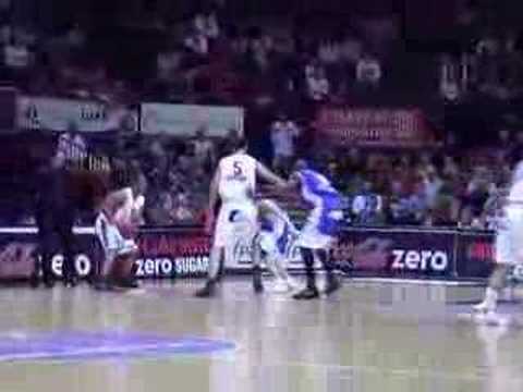 05 17-11-07 BCO-Mons - Ovcina met een sublieme assist naar B