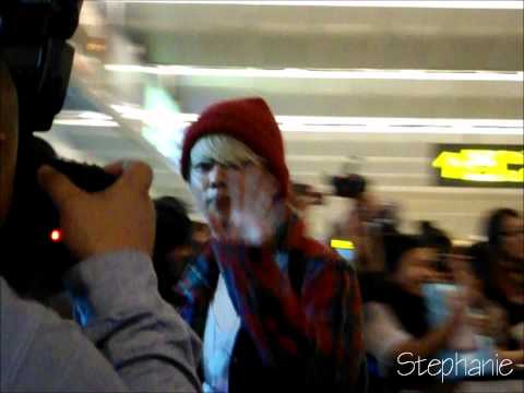 [B.A.P] 120322 WARRIORS ARE HERE IN SINGAPORE!