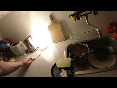 MongoTV_7174 - Min Morgenmad - MØLLEBOLLE Med Skrabet REJEOST og Skive OST