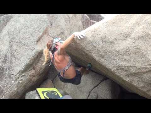 Boulderiando em Garopaba Camila Macedo