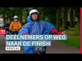 Ook op de slotdag ging bij velen de poncho of regenjas mee | Op Die Fiets