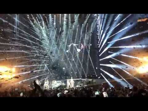 LOCAL GIRL GANG &  LEOŠ MAREŠ (Svalnatec)