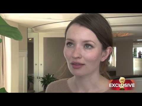 Emily Browning on the Perfect Kiss