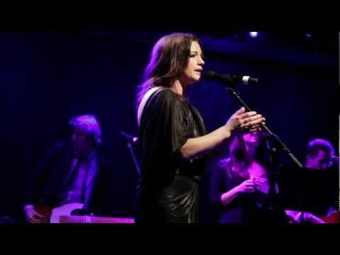 Carrie Manolakos - Creep (Radiohead)