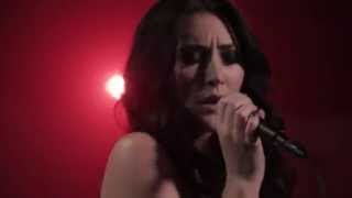 Aubrie Sellers // Losing Ground (Performance)