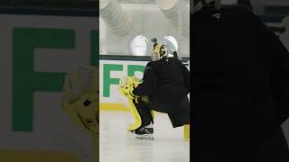 Swayman has a one-of-a-kind personality????