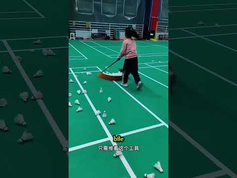 Sahadaki tüm topları almak isteyince yaşananlar! 🏸😲😂