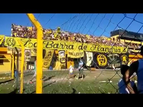 "Flandria La 14 - Vengo del Barrio Villa Flandria" Barra: La Barra de Flandria &bull; Club: Flandria