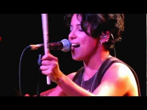 Vicci Martinez - Dogs Days Are Over (HD Live at Showbox at the Market)