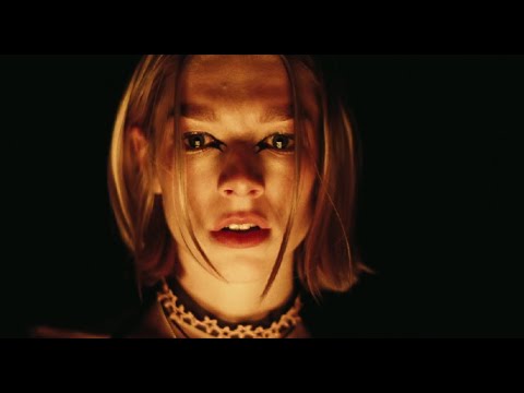 Rue & Jules kissing scene | Euphoria 2x01