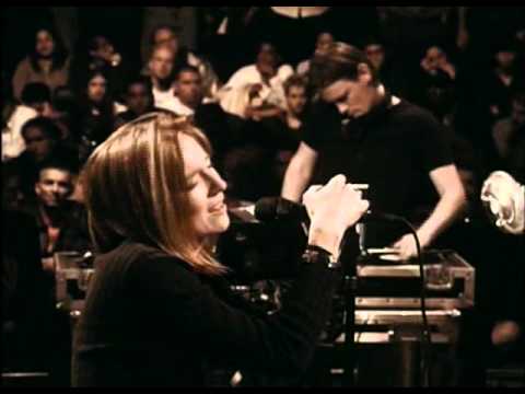 Portishead - Glory Box (Live @ New York)
