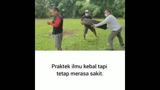 Download lagu Lucu praktek ilmu kebal tapi gak kebal 😂😂😂 mp3