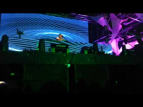 Dj's Jessus y Bastian pen. (Cosmic Gate & JES - Flying Blind) Dash Berlin In Concert 2013