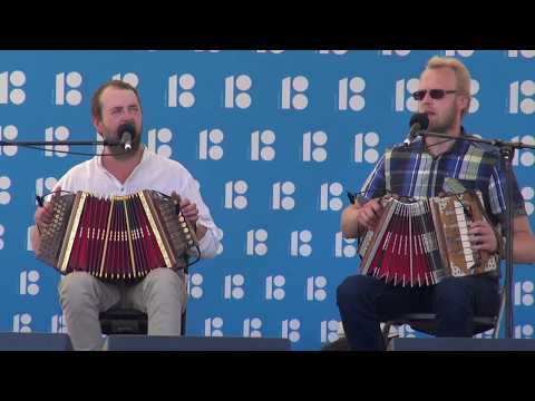 Poissmees (Ei Tartu õrna sugu iial unusta) - MARTIN MÜLLER (lõõtspill), ASSO INT (lõõtspill)