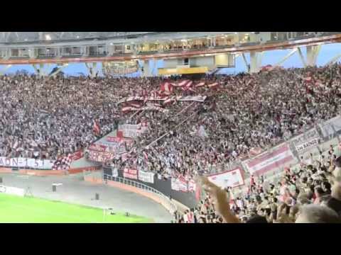 "Recibimiento / Estudiantes 2 - 1 Peñarol. Copa Sudamericana 2014." Barra: Los Leales • Club: Estudiantes de La Plata • País: Argentina