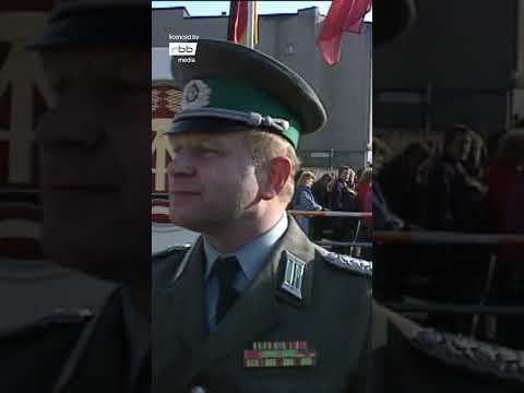 10. November 1989: Interview mit DDR-Grenzoffizier an offener Grenze #mauerfall #retro