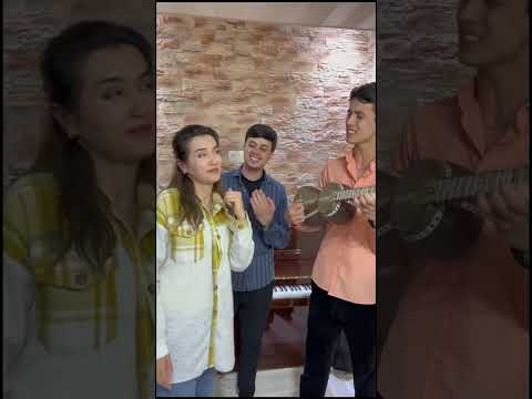 Аброр Дустов Акаси ва Опаси билан