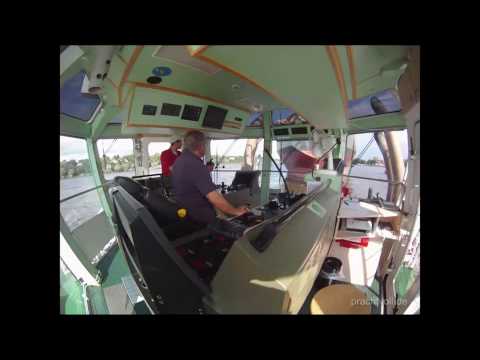 Teil 1 Eindocken der Royal Oasis - Mit dem Schlepper Bugsier 5 im Hamburger Hafen