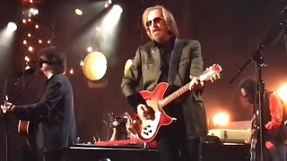 Tom Petty and the Heartbreakers • Jeff Lynne &amp; The Bangles - Won’t Back Down - LIVE