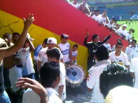 "la ultra blanca en el tunel contra el aguila" Barra: La Ultra Blanca y Barra Brava 96 &bull; Club: Alianza