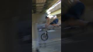 Download lagu Some heavy tailwhip crashes at the BMX street jam mp3