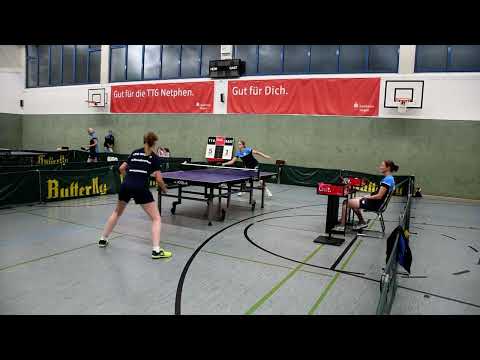 Martina Moosbrucker - Juliana Koglin (DJK Viktoria Bochum)  03.09.2022: 11:8, 11:6, 7:11, 6:11, 4:11