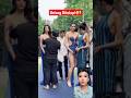Model Ini Terus Menutupi Bagian Tubuhnya Saat Fashion Show Viral Fashionshow Fashion