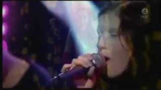 Amy Diamond - Deserve Better (music video)