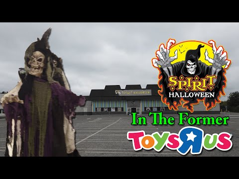 Spirit Halloween Take-Over 2019 Inside An ABANDONED TOYS "R" US | Boardman, Ohio
