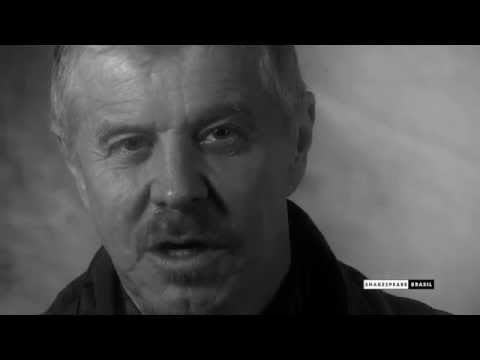 Falabella interpreta Hamlet