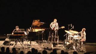 Cory Henry Trio - Creepin&#39; (Stevie Wonder) @ Un Doua De Jazz