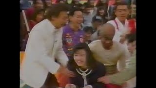 女子アナ・パンチラ16