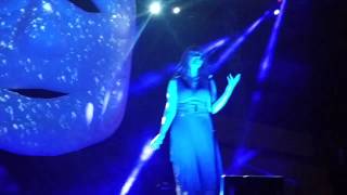 Rezando en soledad Mónica Naranjo Elche