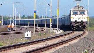 #WAP7 High Speed #Bhopal Shatabdi ! Fastest Shatabdi express on Indian Railways #indianrailways