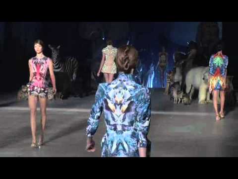 Alexander McQueen - Spring/Summer 2009 (Full HD)